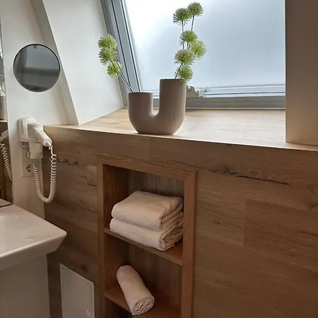 Apartment Seeblick 5 1og Grundbelegung 4 Pers *